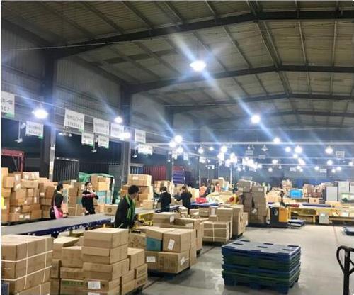 石岩天天快递分拨在哪里